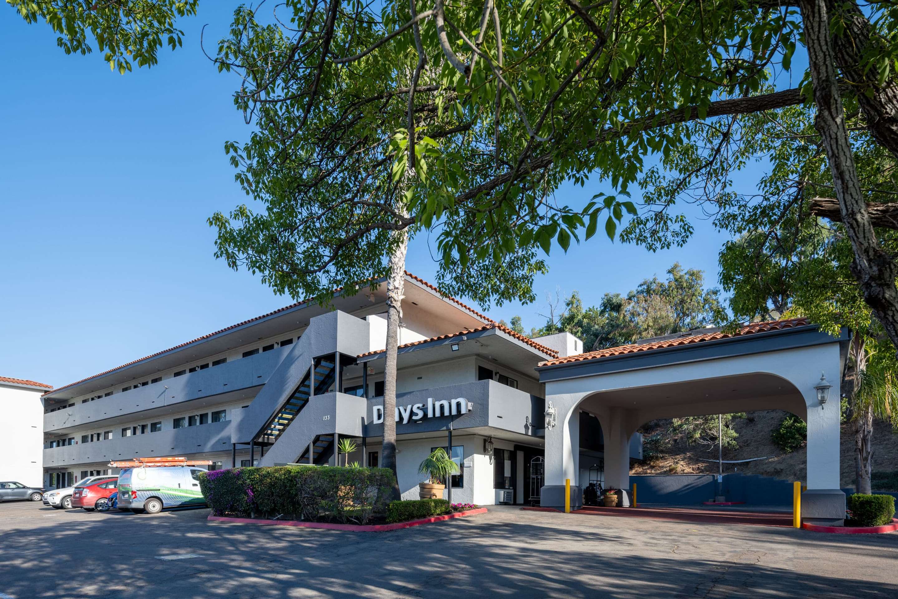 Exterior | Days Inn by Wyndham Encinitas Moonlight Beach
