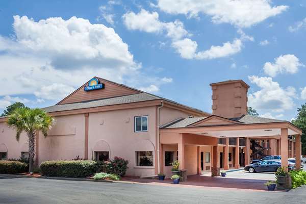 Exterior view - Days Inn Riverbanks Zoo Columbia - I-26, Exit 108A