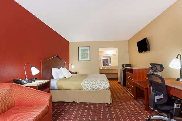  - Days Inn Riverbanks Zoo Columbia - I-26, Exit 108A