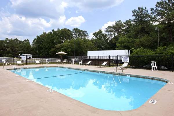 Pool - Days Inn Riverbanks Zoo Columbia - I-26, Exit 108A