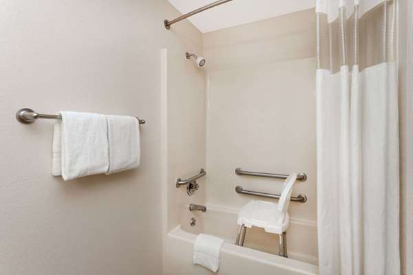  - Days Inn Charleston