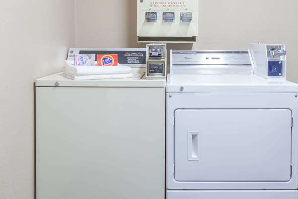  - Super 8 Motel Mt Pleasant