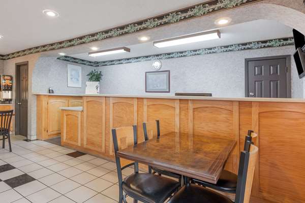  - Super 8 Motel Mt Pleasant