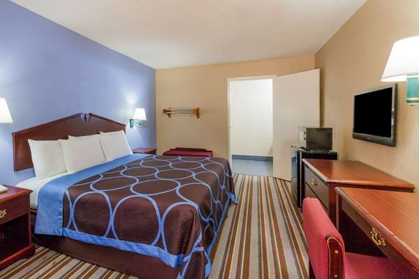  - Super 8 Motel Mt Pleasant