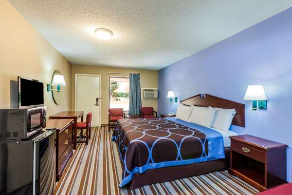  - Super 8 Motel Mt Pleasant