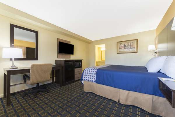  - Days Inn Tonawanda