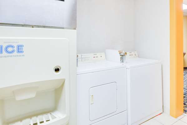 Amenities - Super 8 Hotel Port Clinton