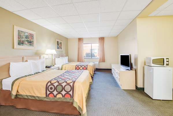 Suite - Super 8 Hotel Port Clinton