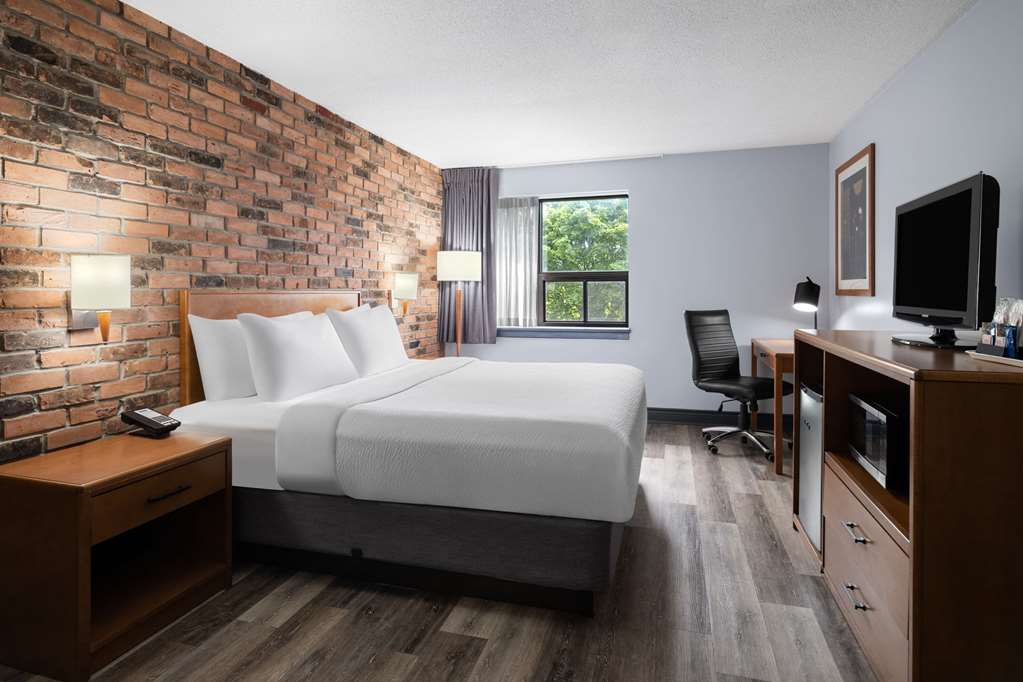 TRAVELODGE BY WYNDHAM BARRIE-guestroom-Guest Room,On-Site.jpg