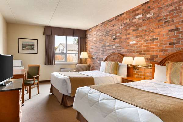  - Travelodge Lakeshore North Bay