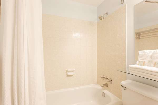  - Super 8 Hotel Duncan