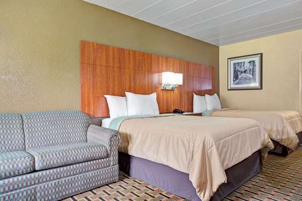  - Days Inn near Duke University Durham - I-85, Exit 173