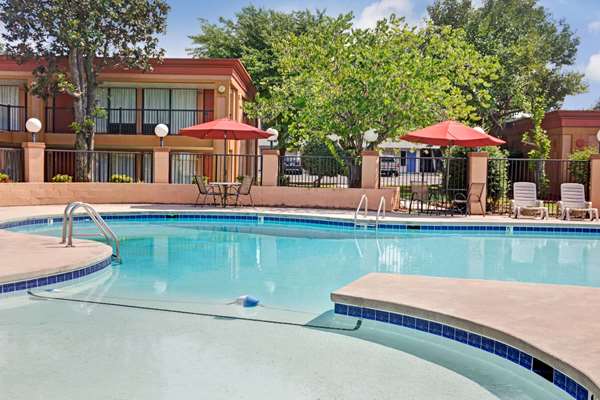 Pool - Days Inn near Duke University Durham - I-85, Exit 173
