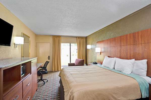  - Days Inn near Duke University Durham - I-85, Exit 173