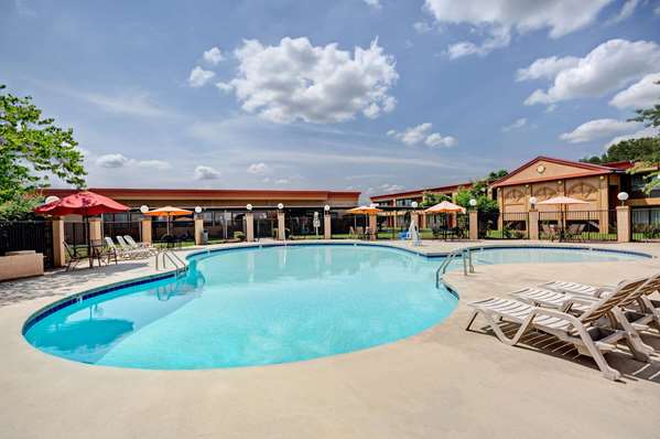 Pool - Days Inn near Duke University Durham - I-85, Exit 173