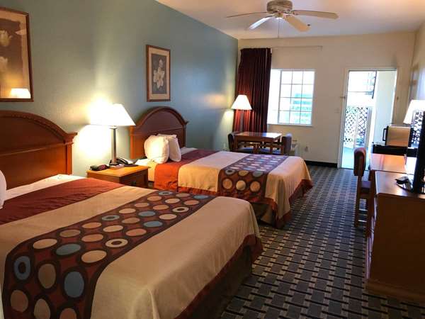  - Super 8 Motel Forney