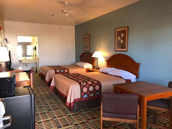  - Super 8 Motel Forney