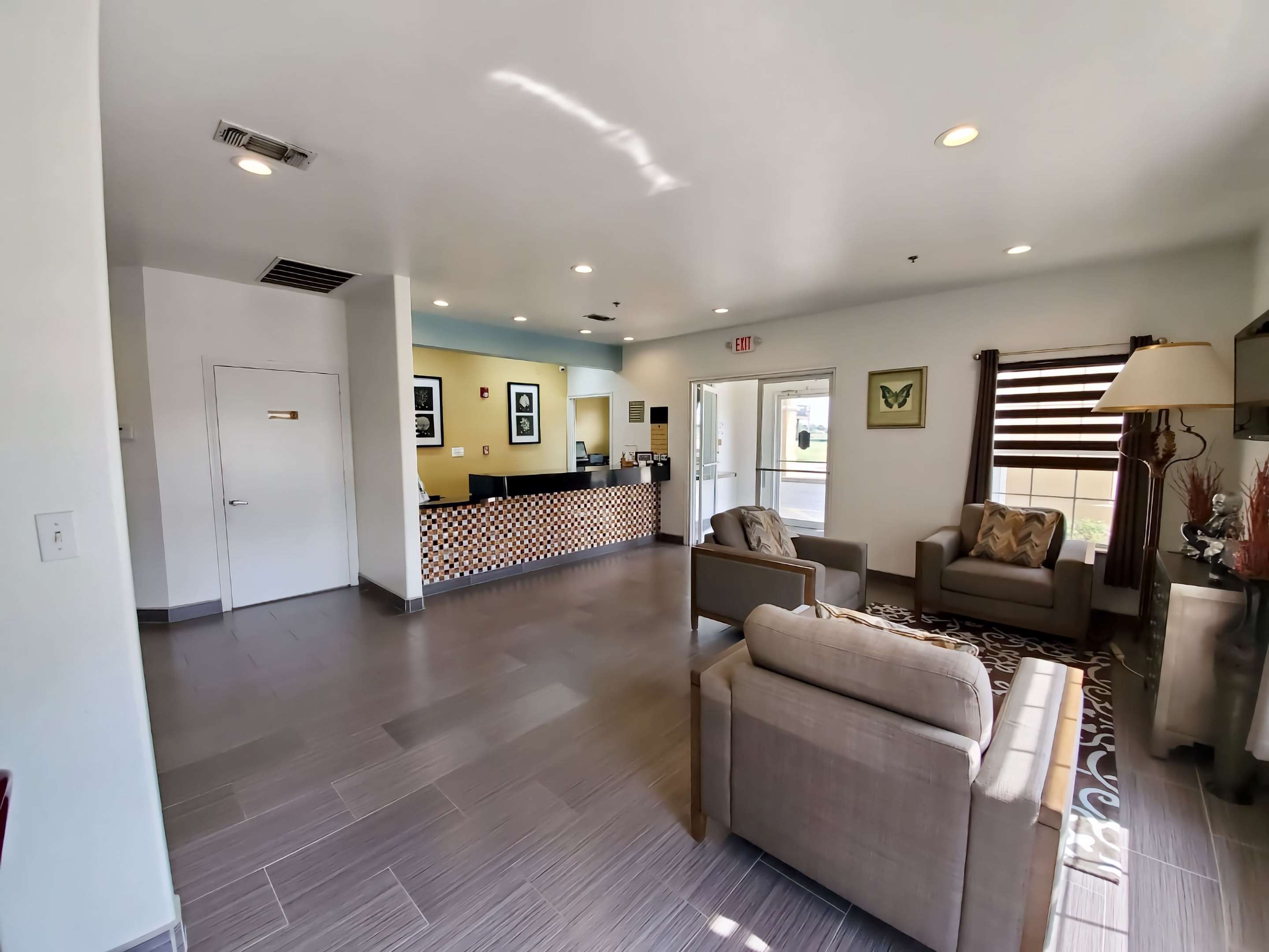 Lobby | Super 8 by Wyndham Forney/East Dallas