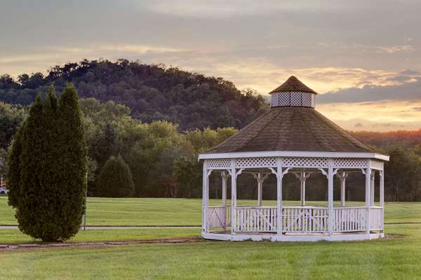  - Ramada Inn Richland Center