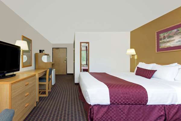  - Ramada Inn Richland Center
