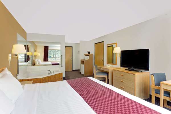  - Ramada Inn Richland Center