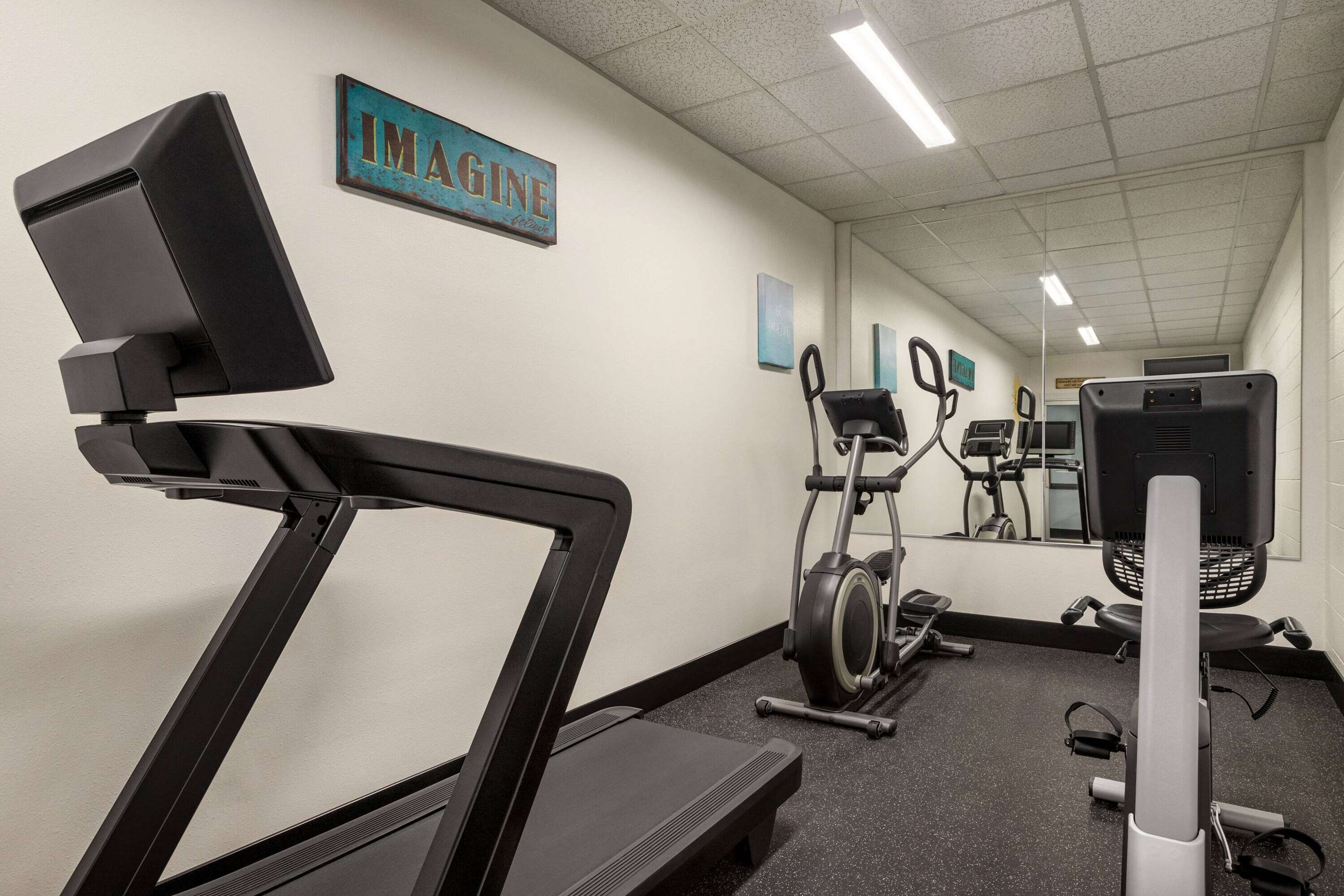 Health club fitness center gym | Ramada by Wyndham Richland Center