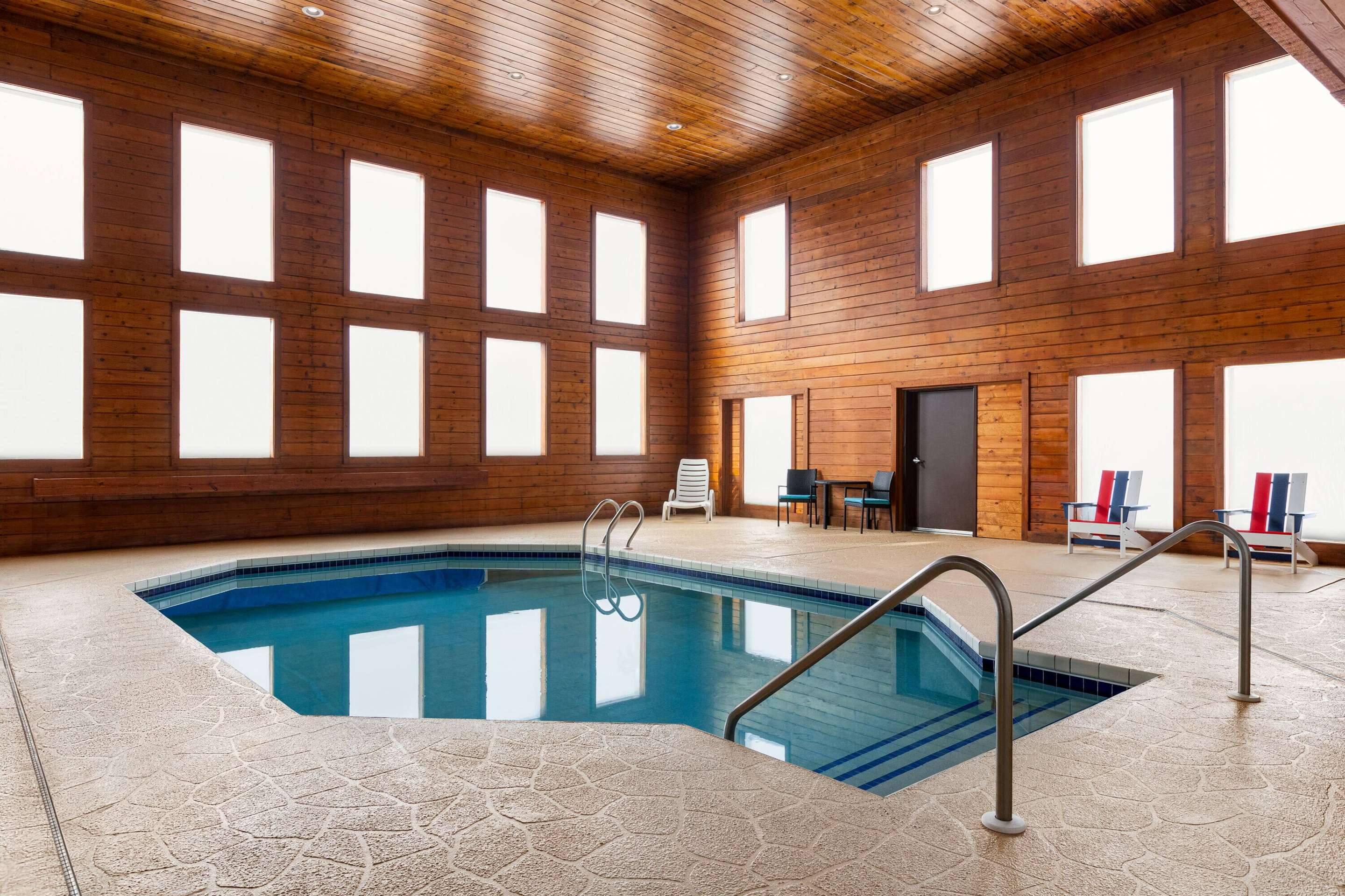 Pool - indoor | Ramada by Wyndham Richland Center