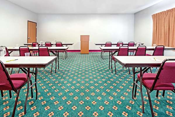  - Super 8 Hotel Pevely - I-55, Exit 180