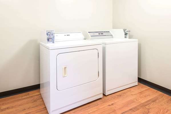  - Super 8 Hotel Pevely - I-55, Exit 180