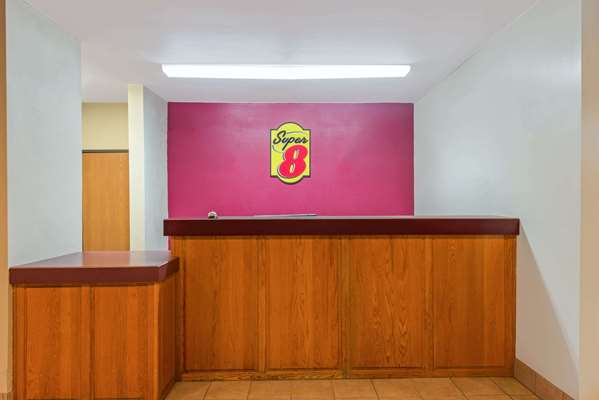  - Super 8 Hotel Pevely - I-55, Exit 180