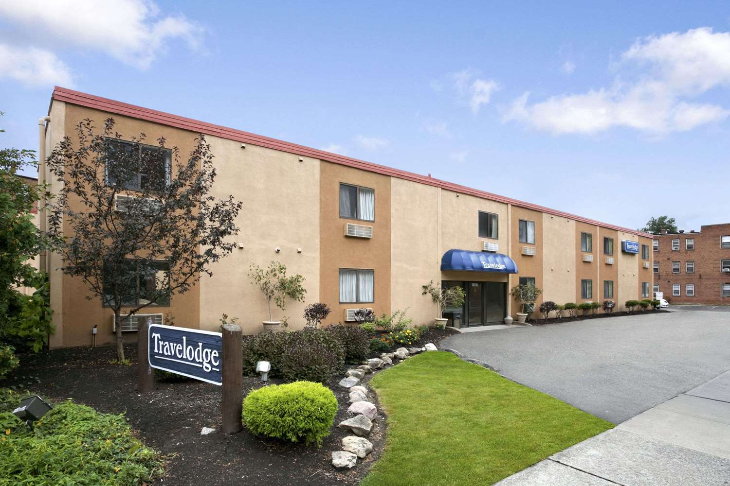 Travelodge Cleveland Lakewood, OH See Discounts