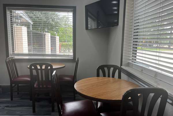  - Super 8 Hotel Pasadena