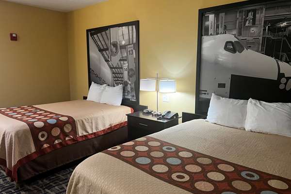  - Super 8 Hotel Pasadena
