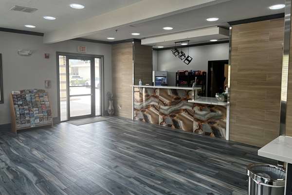  - Super 8 Hotel Pasadena