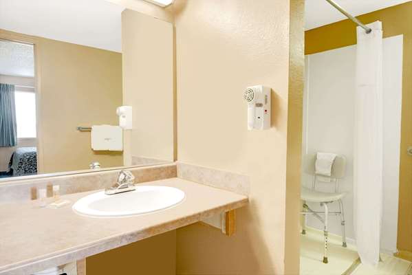  - Days Inn East El Paso - I-10, Exit 28