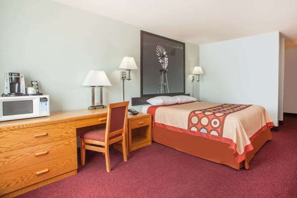  - Super 8 Hotel Kindersley