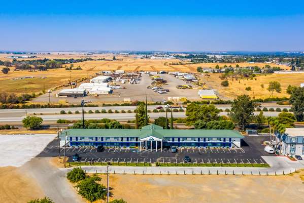 Exterior view - Days Inn & Suites Red Bluff - I-5, Exits  647 & 647A