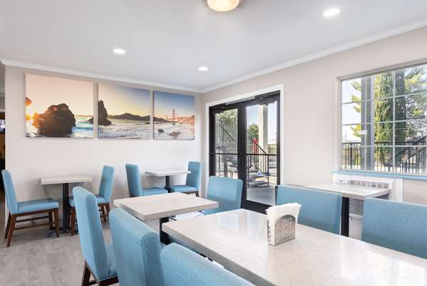  - Days Inn & Suites Red Bluff - I-5, Exits  647 & 647A