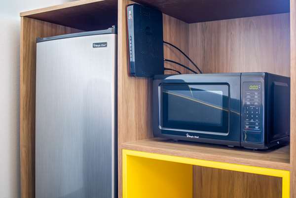  - Days Inn & Suites Red Bluff - I-5, Exits  647 & 647A