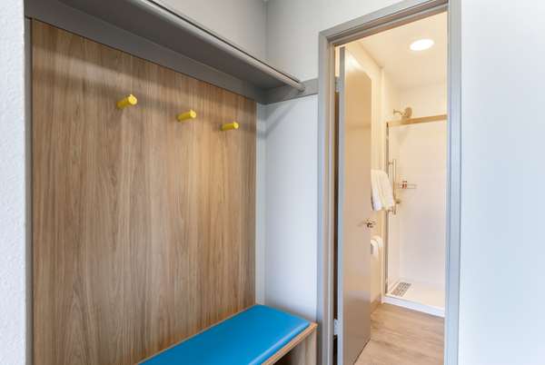  - Days Inn & Suites Red Bluff - I-5, Exits  647 & 647A