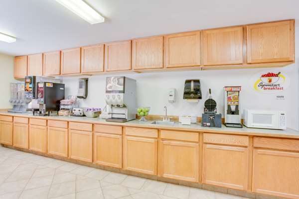  - Super 8 Motel Cooke City