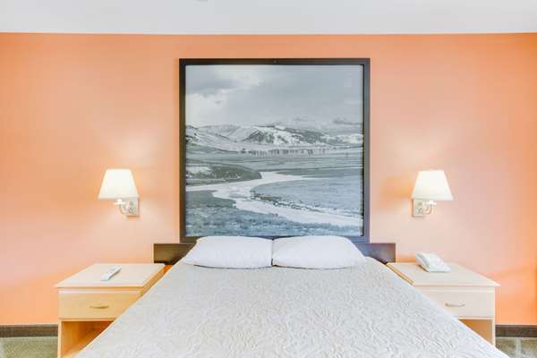  - Super 8 Motel Cooke City