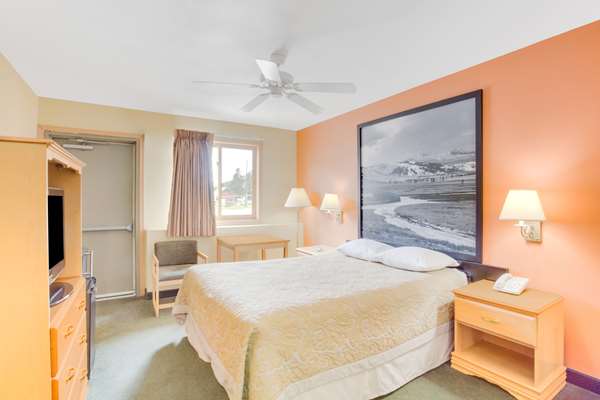  - Super 8 Motel Cooke City