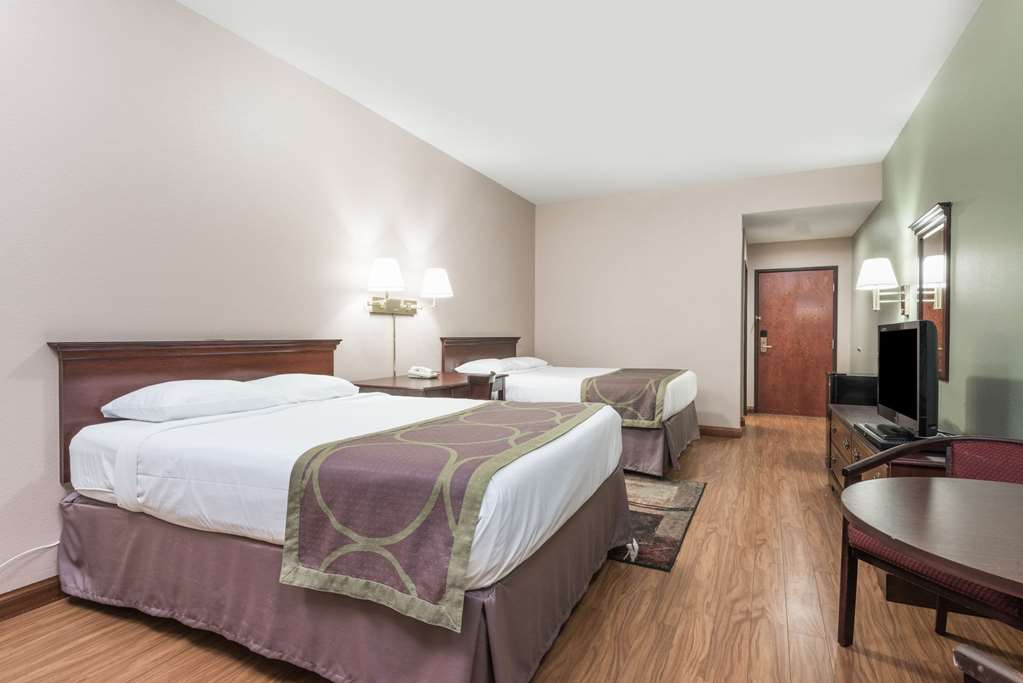 Super 8 by Wyndham Grayson Room Type - Room, 2 Queen Beds, Non Smoking (Pet-Friendly)