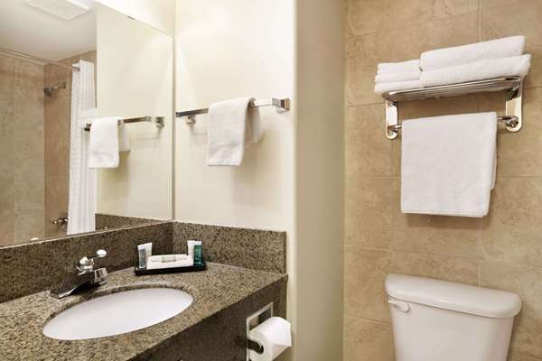  - Super 8 Hotel Edmonton Airport Leduc