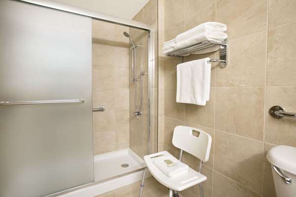  - Super 8 Hotel Edmonton Airport Leduc