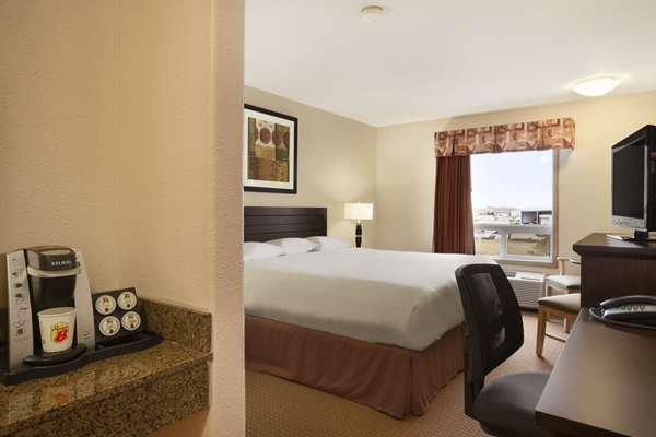  - Super 8 Hotel Edmonton Airport Leduc