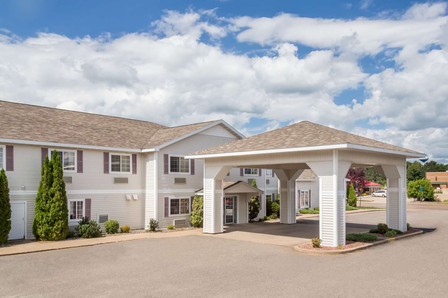 Super 8 Motel Eagle River, WI See Discounts