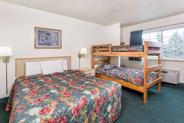  - Super 8 Motel Eagle River