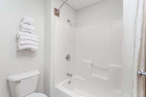  - Super 8 Motel Eagle River